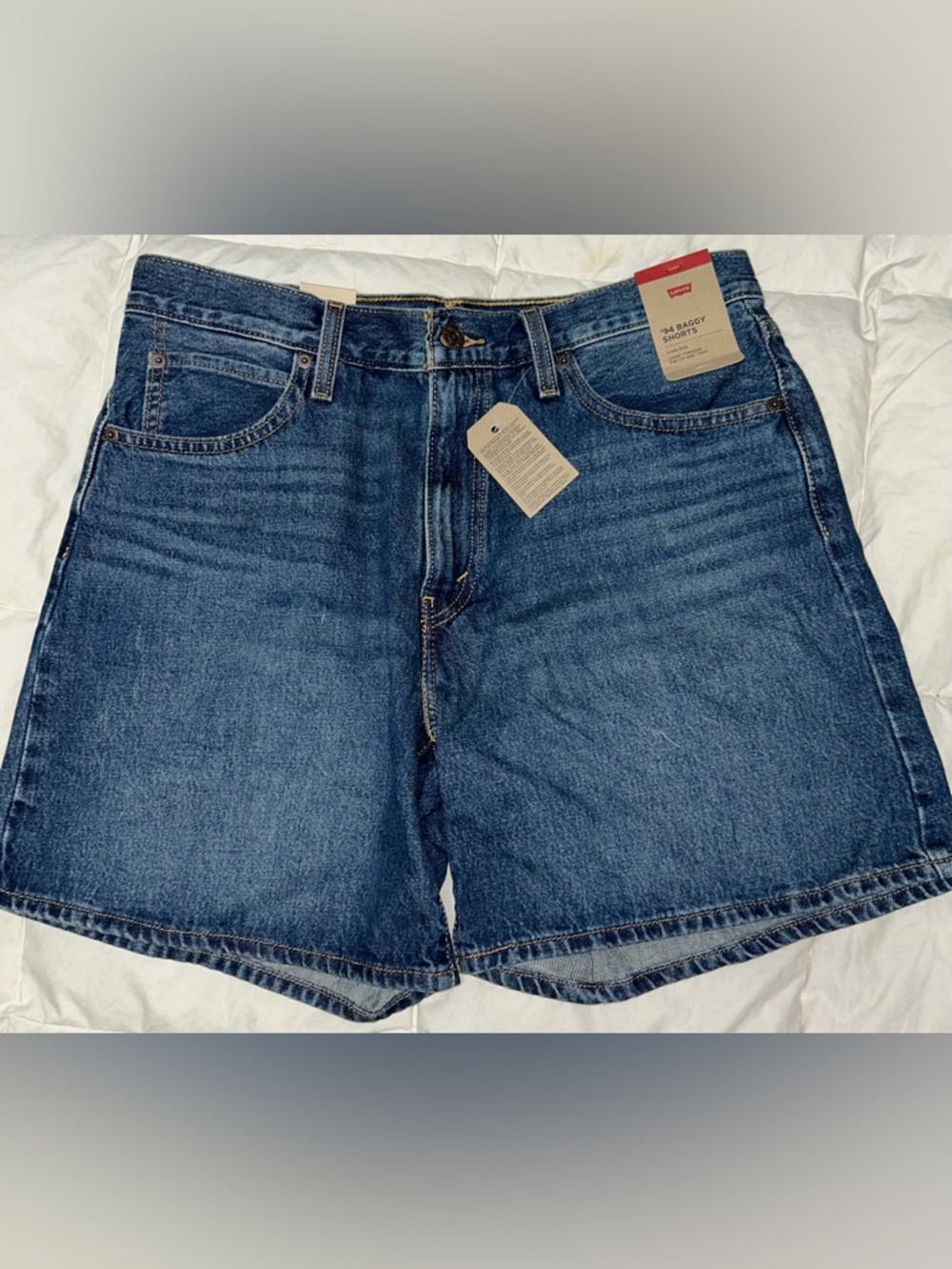 Levi’s ‘94 Baggy Shorts sz 12 NWT smoke free home